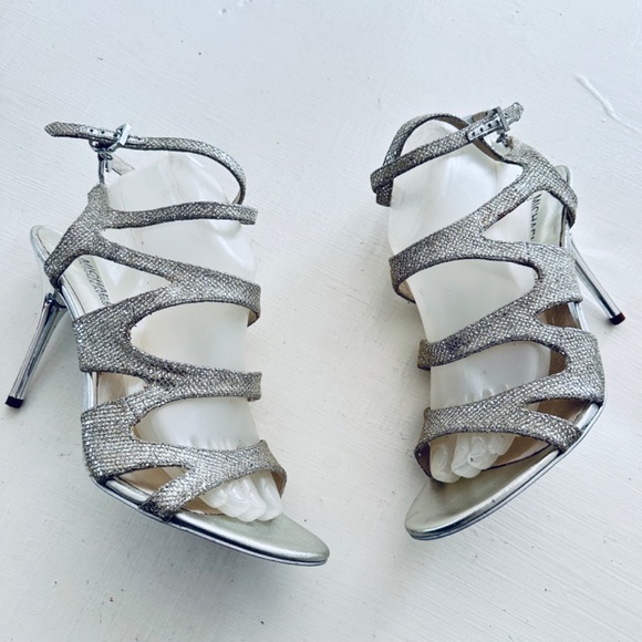 Michael Kors Silver Yvonne Ankle Strap Sandal - Size 10M - Picture 2 of 8